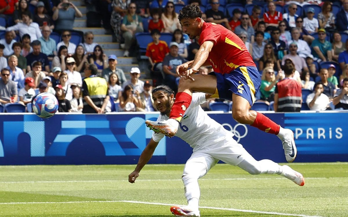 Marc Pubill rematant a gol als Jocs Olímpics de París