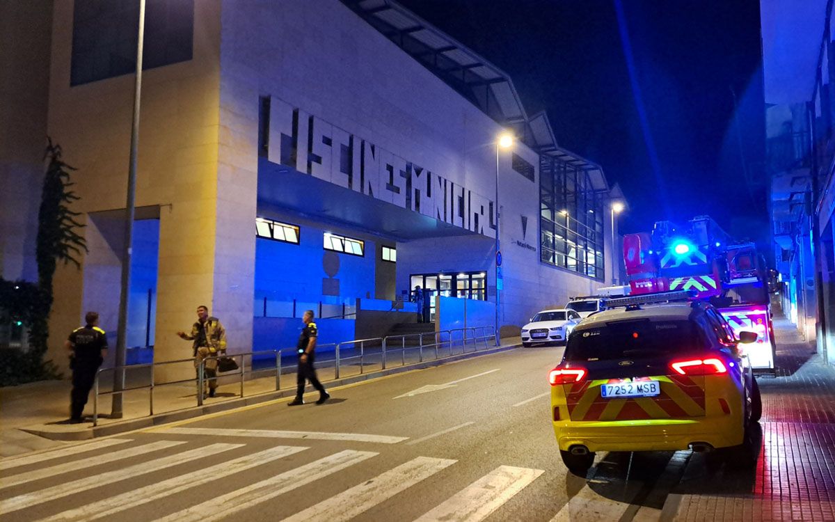 Bombers i Policia Local de Manresa es van desplaçar a les Piscines Municipals