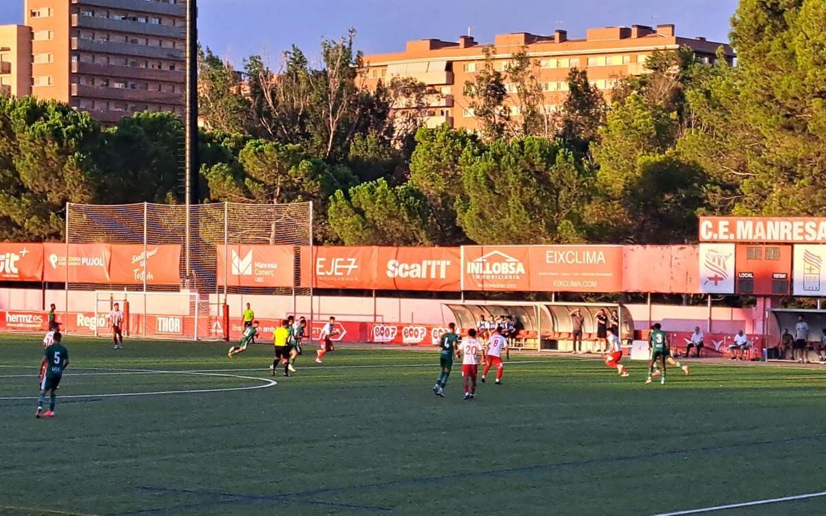 CE Manresa i UE Cornellà han empatat a 1 en el temps reglamentari