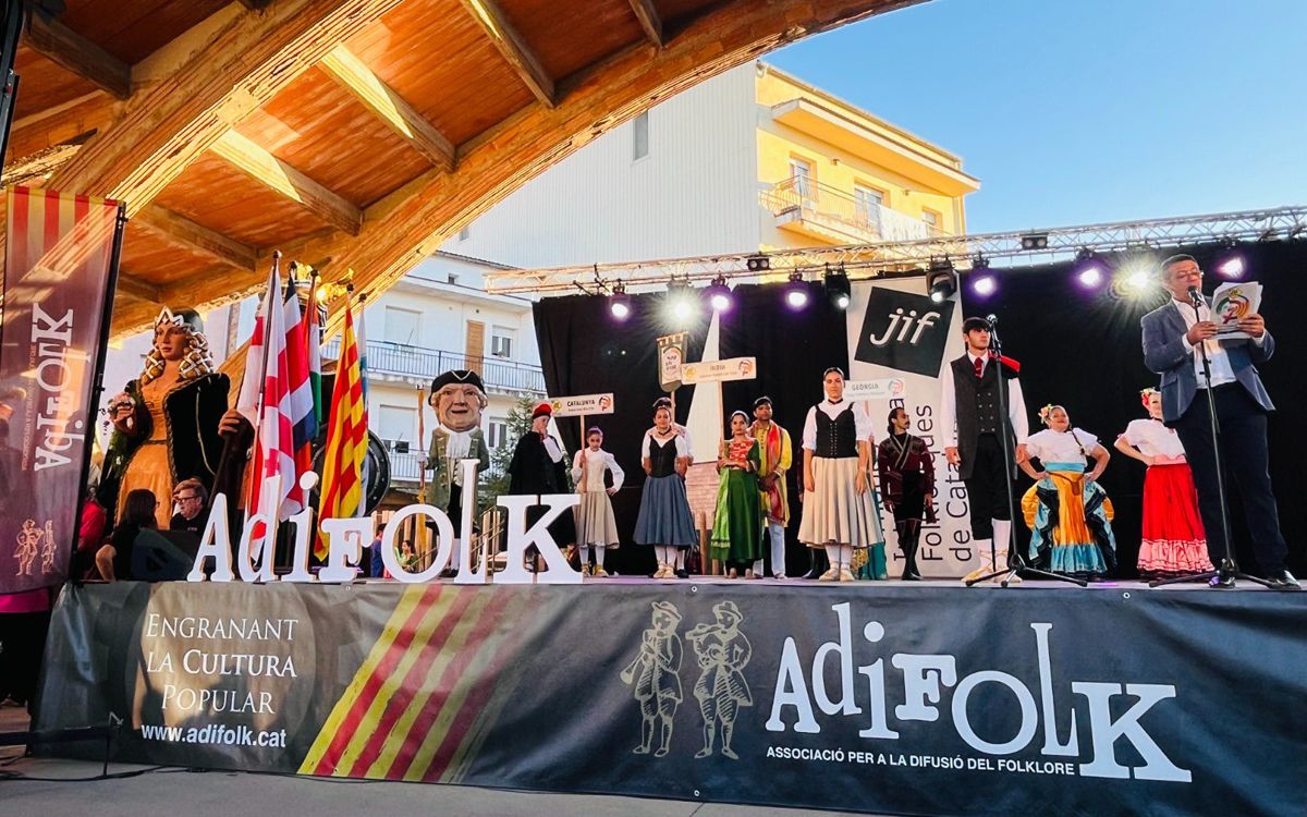 Sant Fruitós ha acollit la cloenda de les Jornades Internacionals Folklòriques de Catalunya