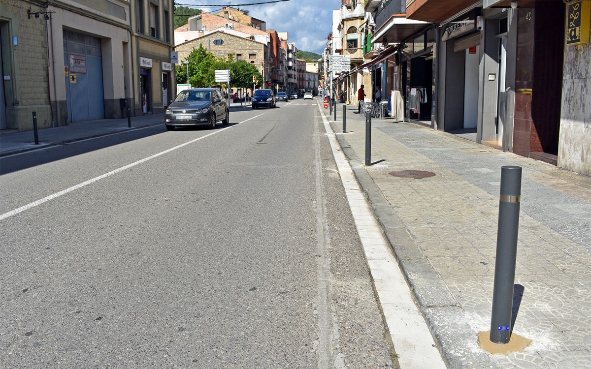 Noves pilones instal·lades al carrer González Solesio, a la travessia urbana de Súria