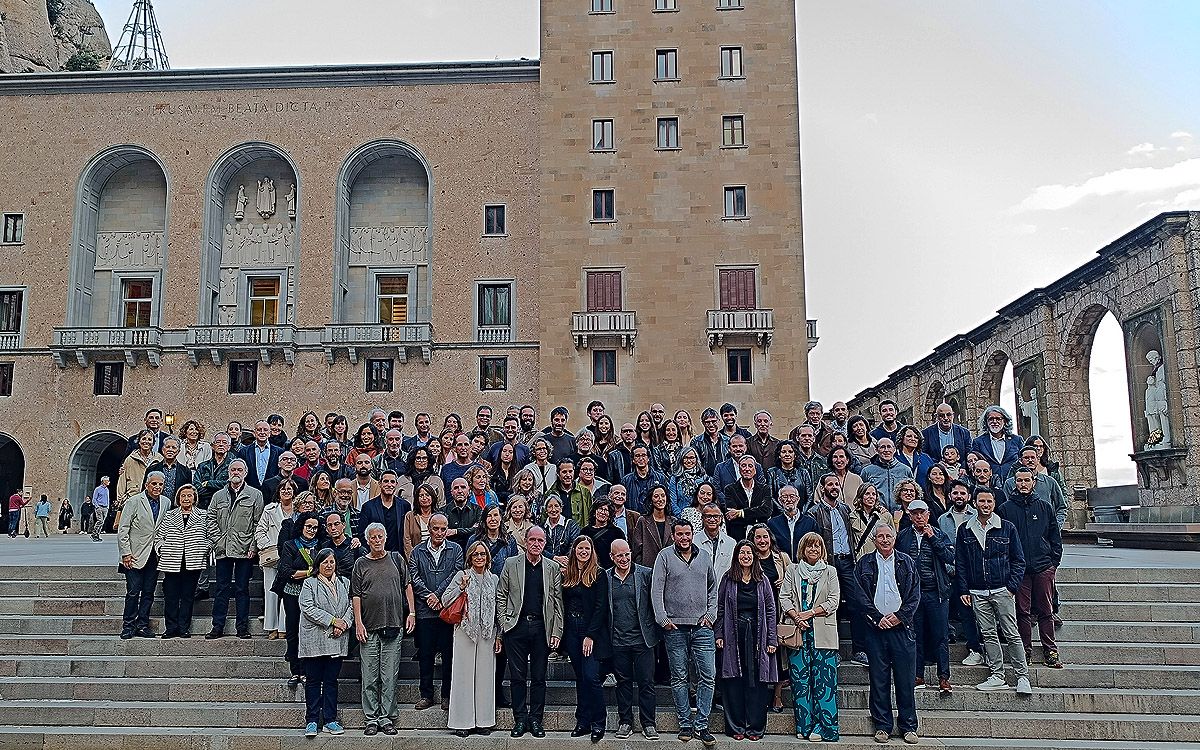 Foto de grup de la trobada anual d'arquitectes de la Catalunya Central a Montserrat