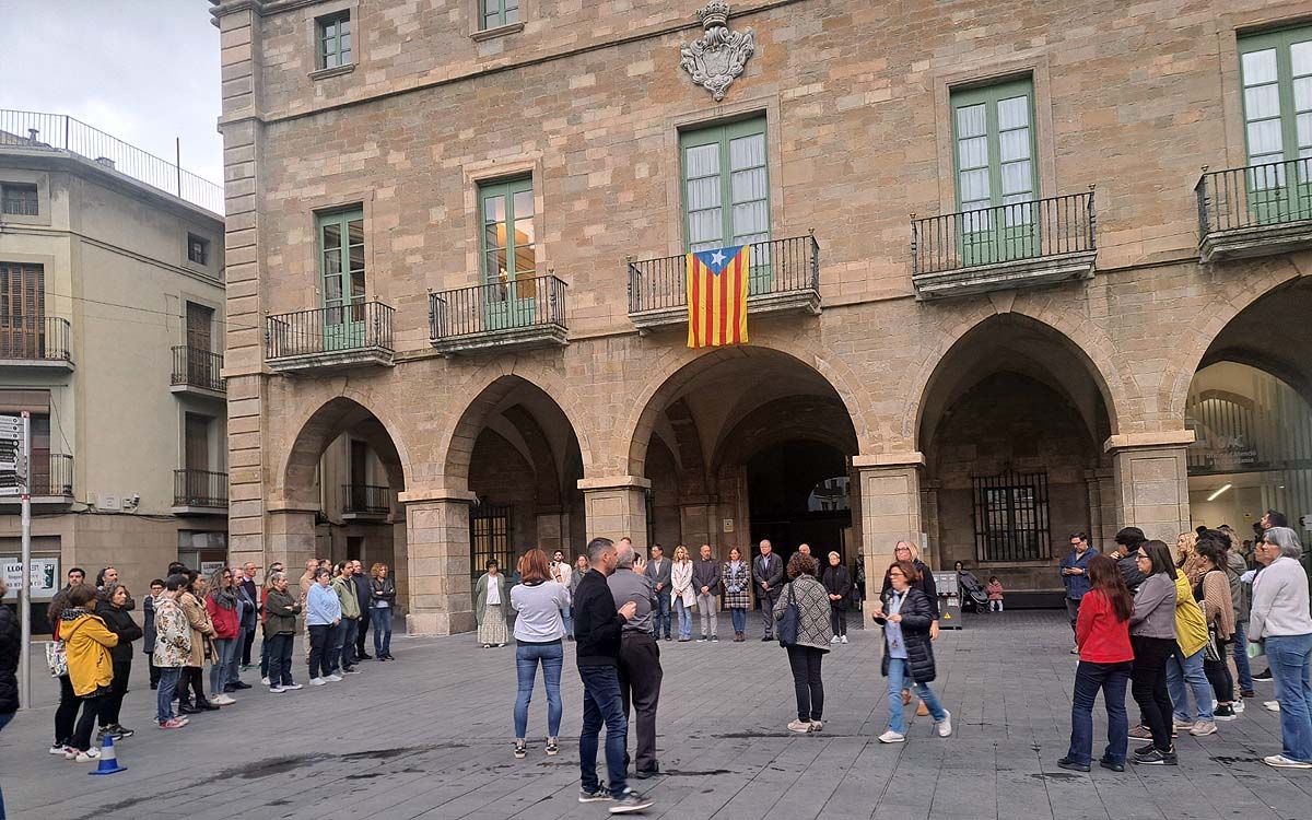 Concentració en solidaritat amb el País Valencià a Manresa