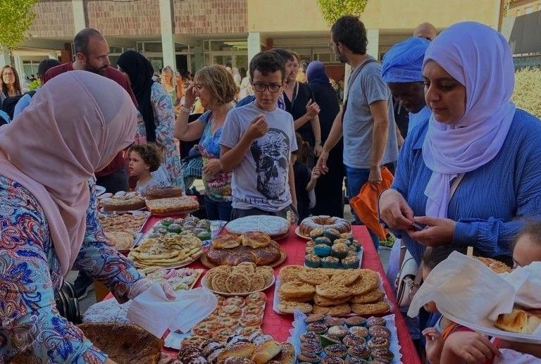 Imatge del berenar solidari que l'AFA del Sant Ignasi va organitzar per ajudar les víctimes del terratrèmol del Marroc