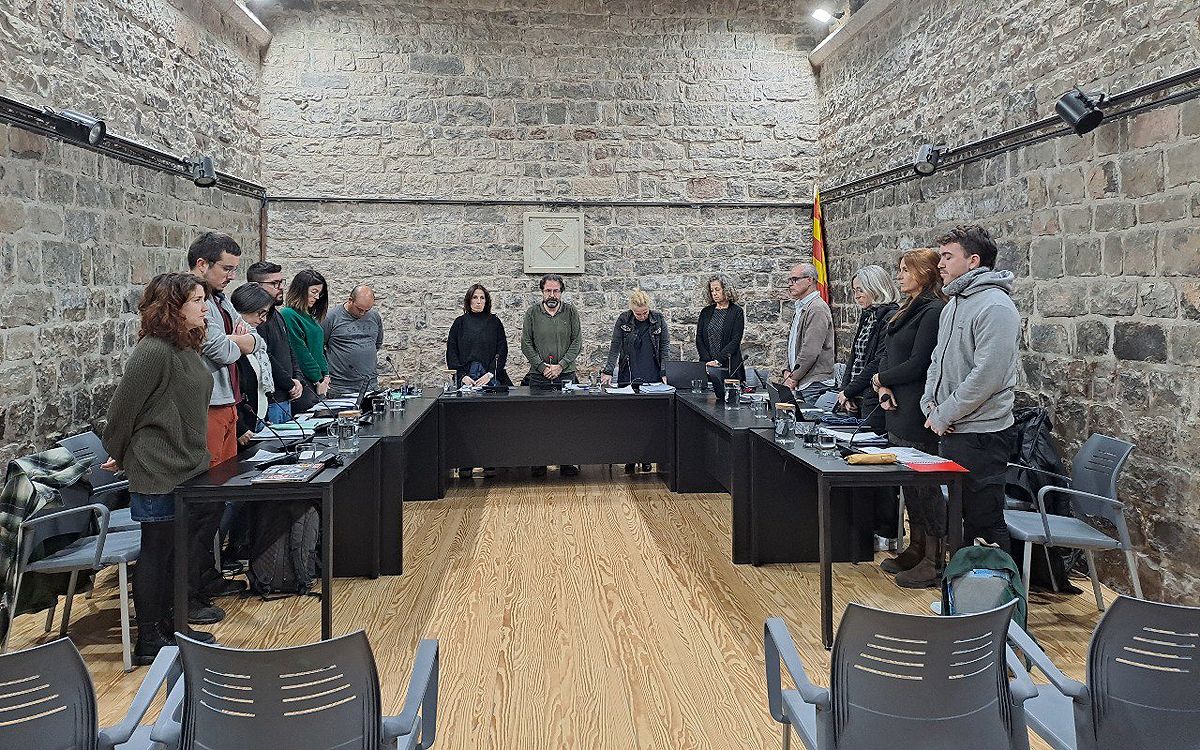 El ple de Santpedor ha guardat un minut de silenci en record de les víctimes de la DANA