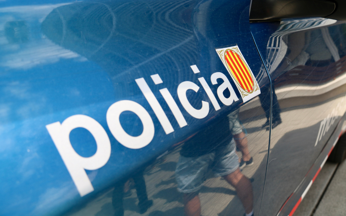 Els Mossos han detingut un home relacionat amb deu robatoris amb força en domicilis