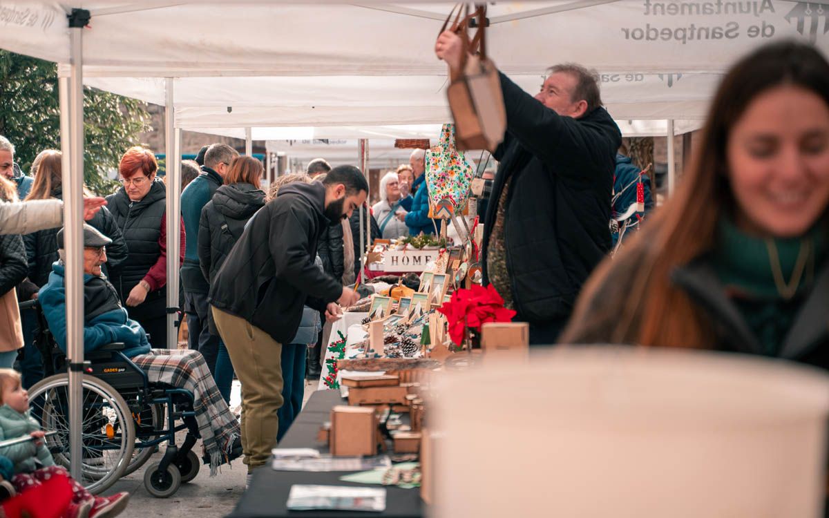 Santpedor ha celebrat el primer Mercat de Nadal amb artistes locals