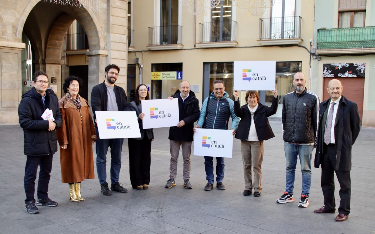 L'Ajuntament de Manresa i diferents actors del sector econòmic de la ciutat i del CPNL donen el tret de sortida a la campanya per la llengua