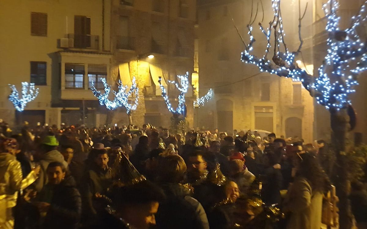 La tradicional festa de comiat i benvinguda de l'any nou a Santpedor es continuarà fent a la plaça de l'Església