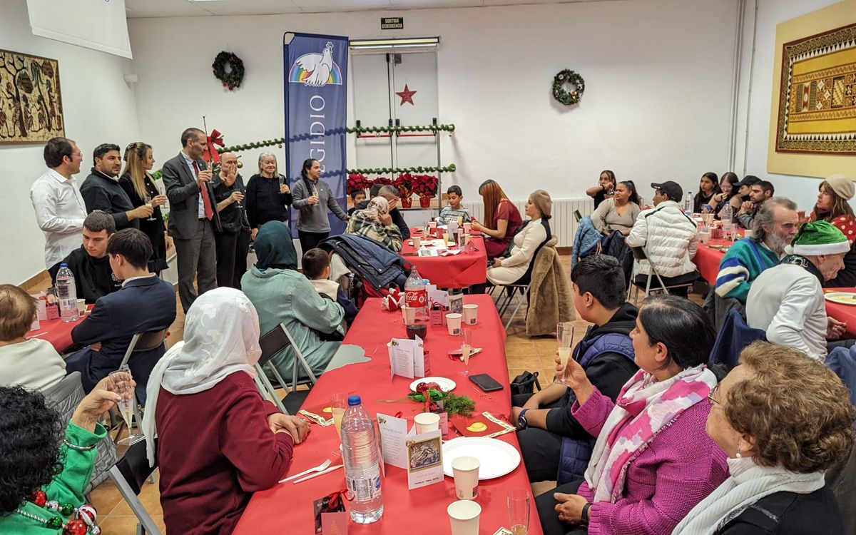 La comunitat de Sant'Egidio ha tornat a servir en dinar de Nadal