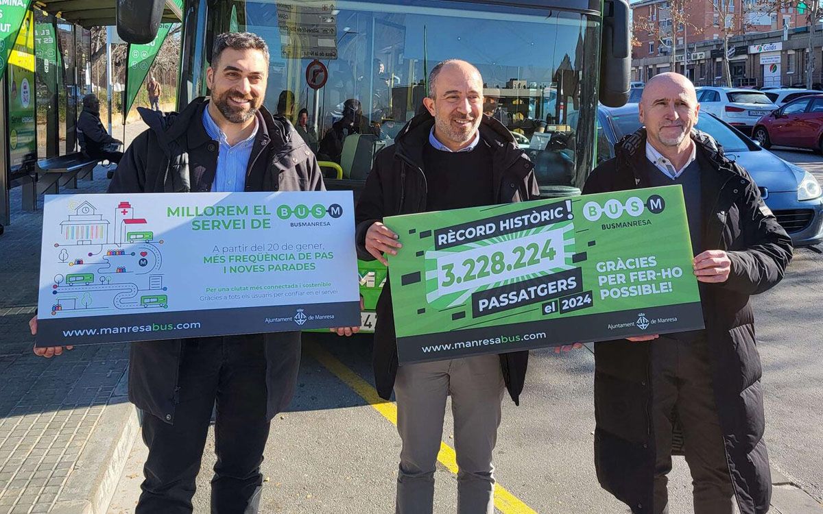 Carles Garcia, Marc Aloy i el director d'explotació de Bus Manresa, Xavier Sanllehí