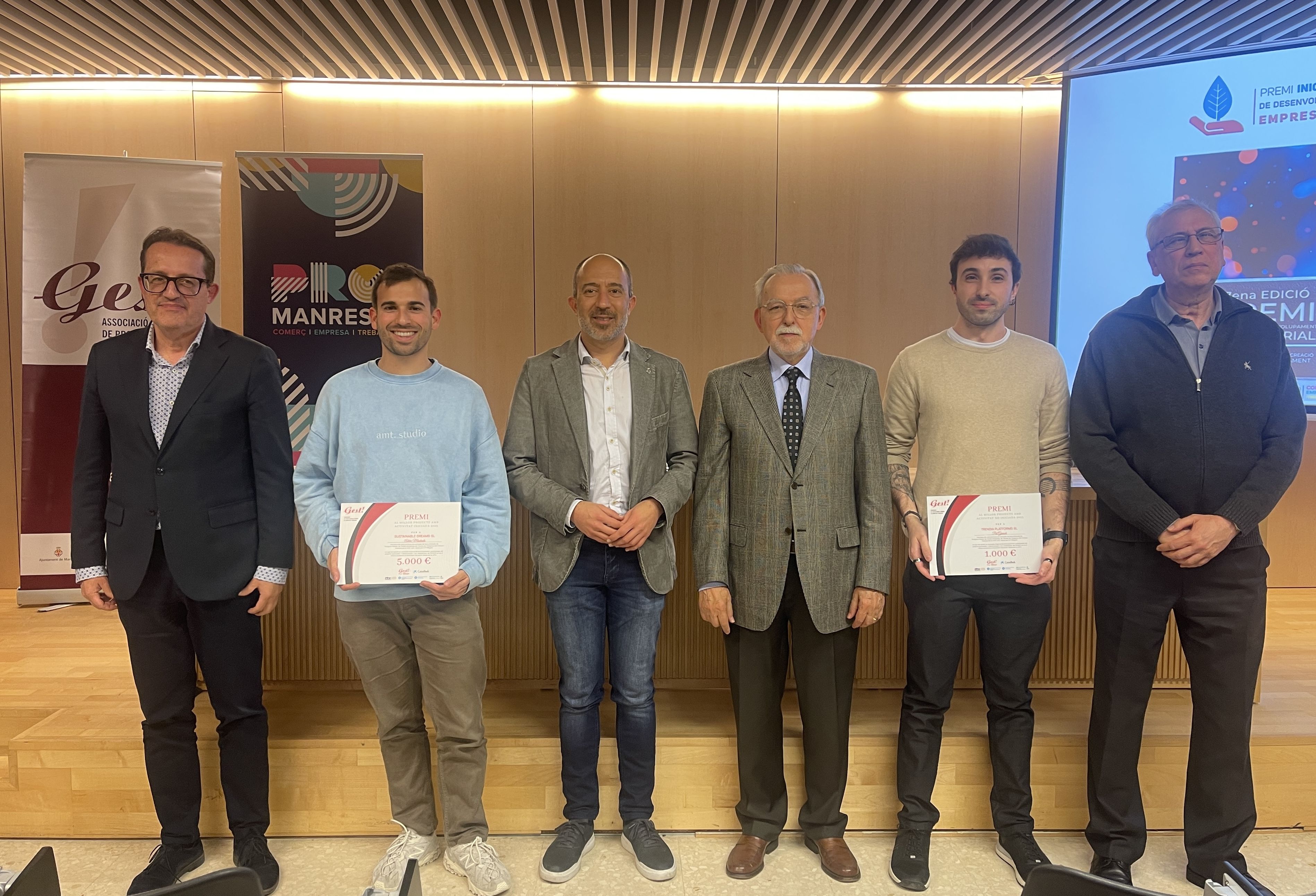 Organitzadors i premiats del Premi Iniciatives de Desenvolupament Empresarial