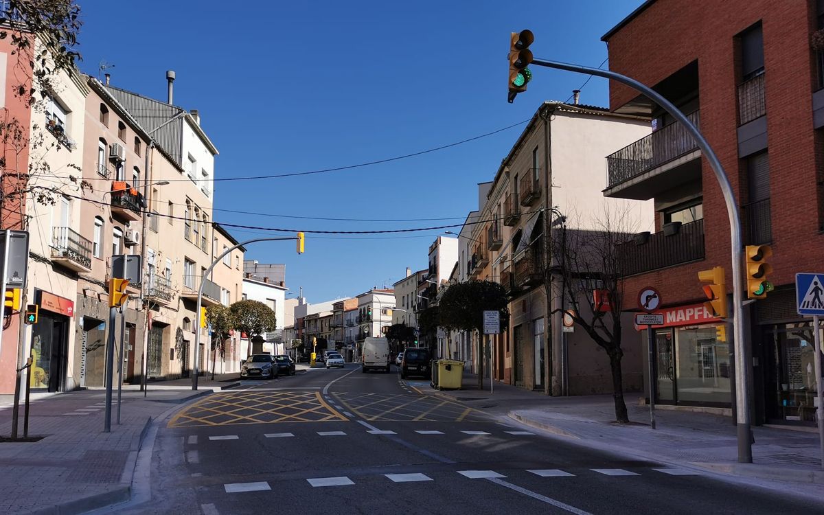 Nou pas semaforitzat a la carretera de Vic de Sant Fruitós de Bages