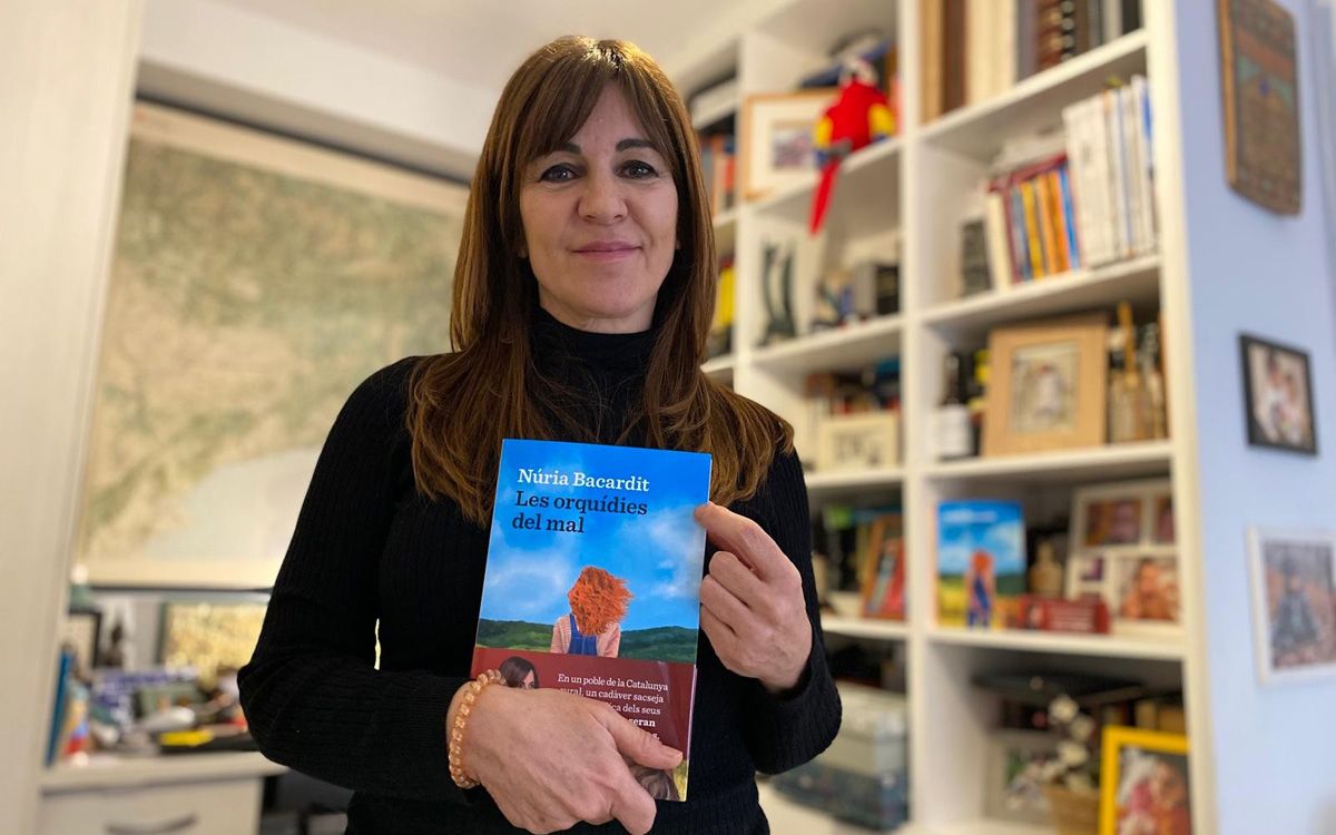 Núria Bacardit ha publicat la novel·la «Les orquídies del mal»