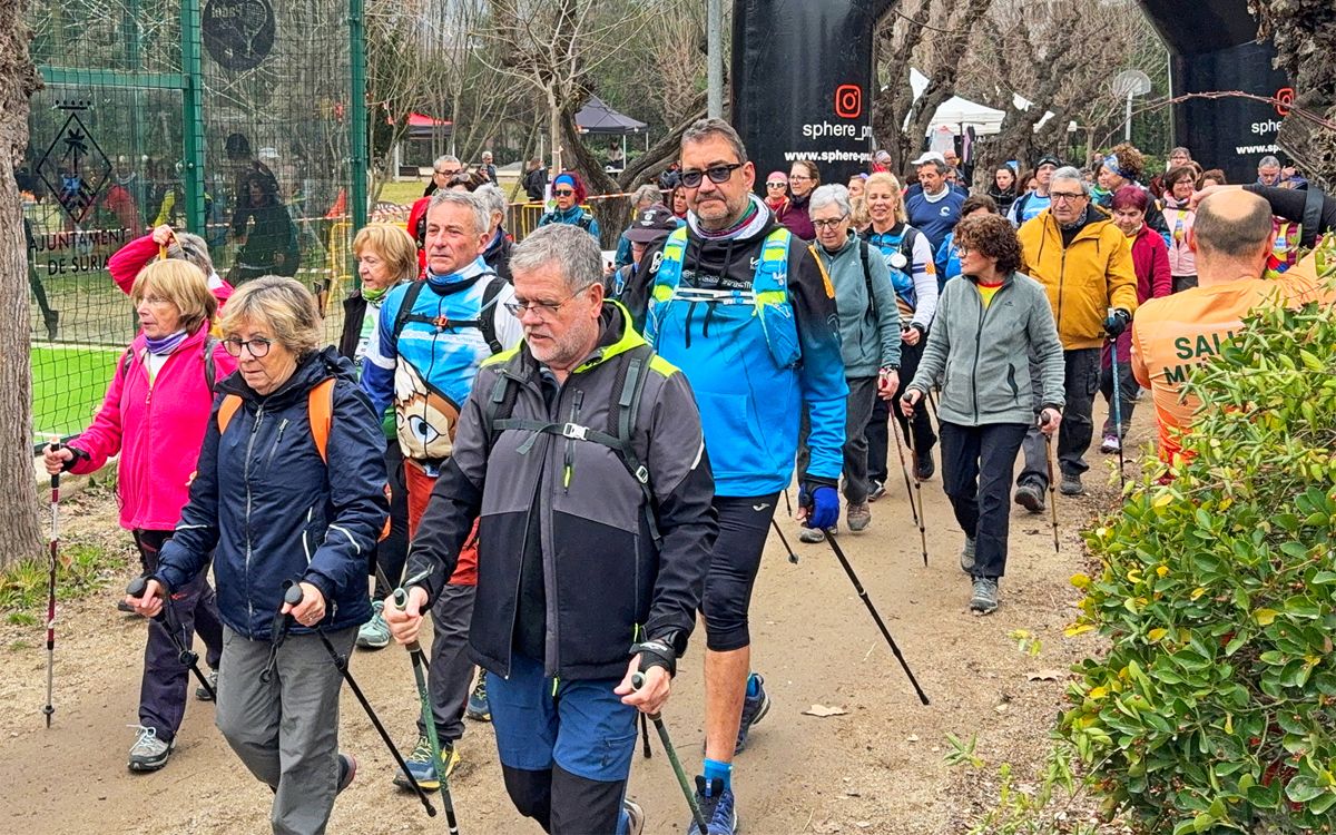 Sortida de la segona Marxa Nòrdica Vila de Súria, des del Parc Municipal Macary i Viader