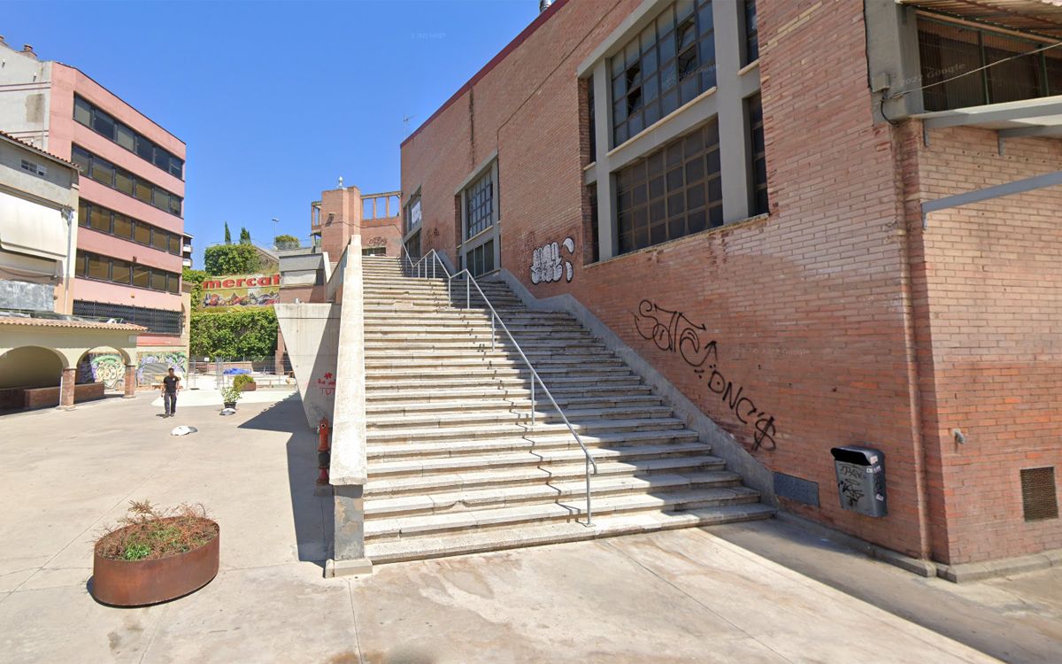 Escales que passen per sobre del Mercat Puigmercadal