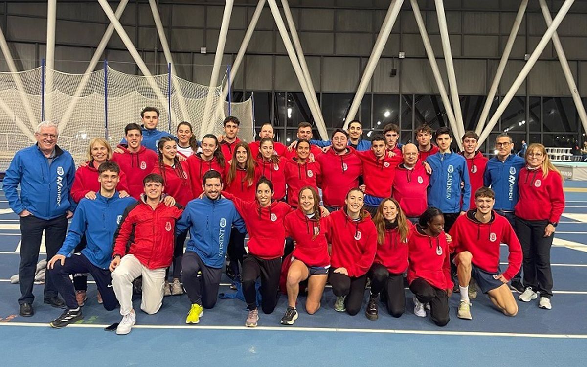 Els equips masculí i femení de l'Avinent Manresa