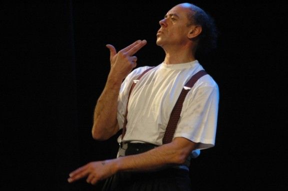 Paolo Nani durant la seva actuació als Carlins.