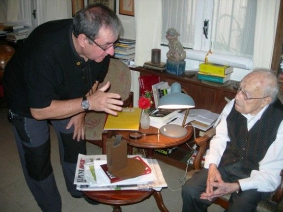 El president de Reagrupmanet Bages, Ramon Payàs, amb el Dr. Broggi.