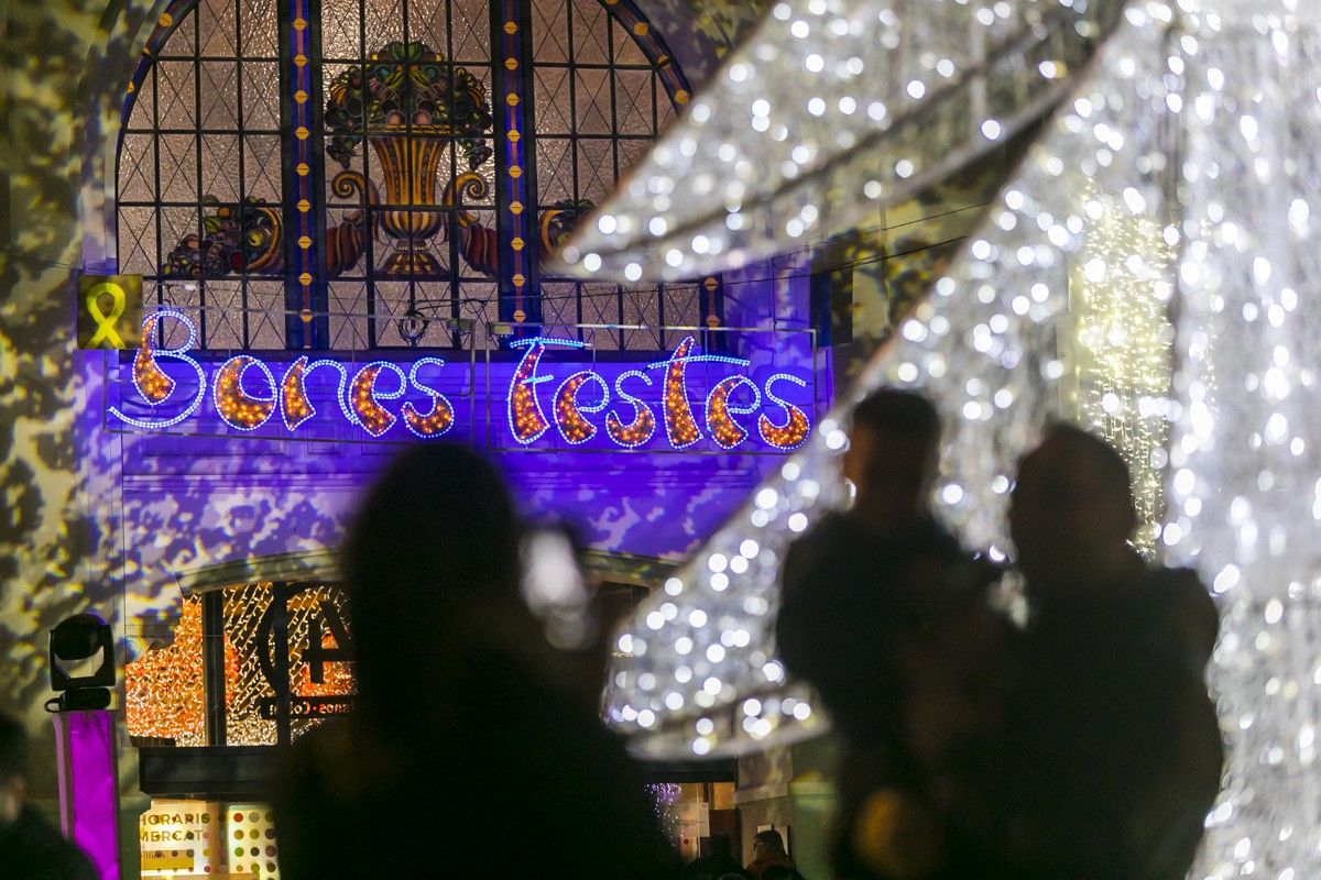 El Mercat ha estat el lloc escollit enguany per donar el tret de sortida a les festes de Nadal.