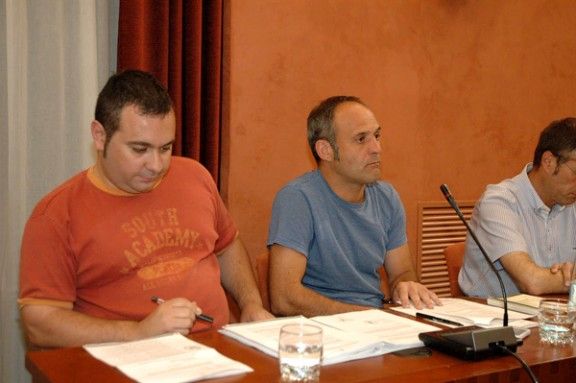 Els regidors de la CUP a l'Ajuntament de Manresa, Jordi Masdeu i Adam Majó.