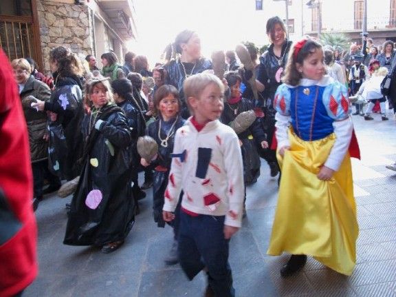 Els infants de Moià han participat en el Carnaval infantil.