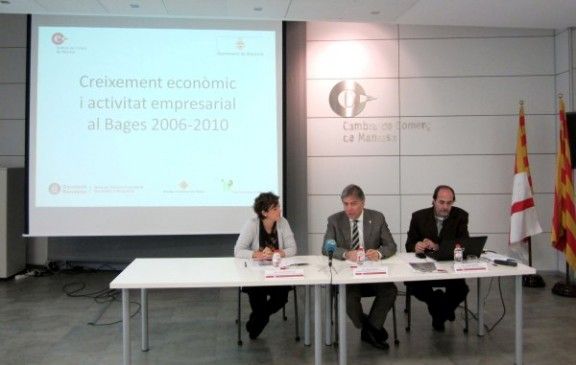 Sílvia Gratacós, Pere Casals i Jaume Ferrer durant la presentació de l'estudi encarregat per la Cambra.