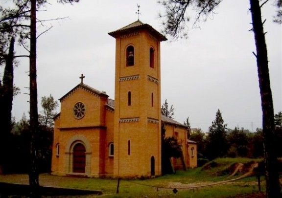 Església a la colònia Jorba de Calders.