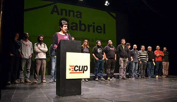La candidata sallentina, Anna Gabriel, amb els carrecs electes de la CUP al Bages.