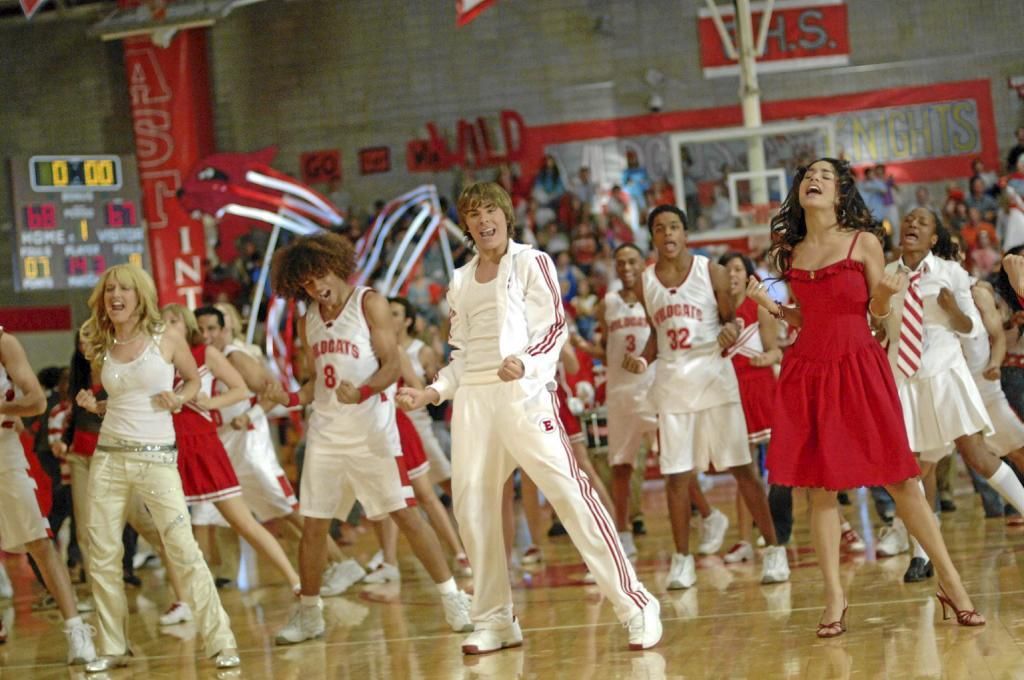 Fotograma de l'escena final de la primera entrega de High School Musical