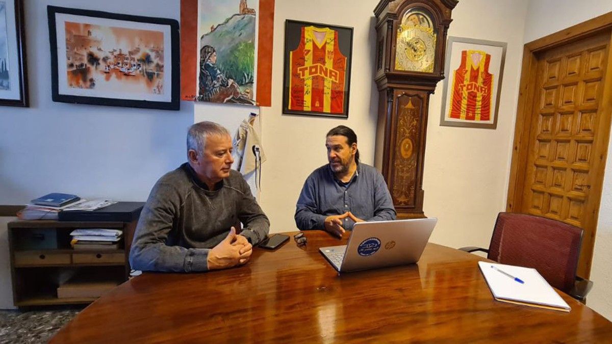 Lluís Ges, alcalde de Tona, i Lluís Basteiro, coordinador de l’AMAP.