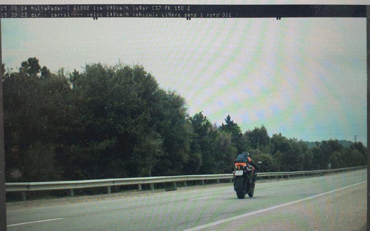 Denunciat el conductor d'una motocicleta per un delicte contra la seguretat viària a la C-37, a Manlleu.