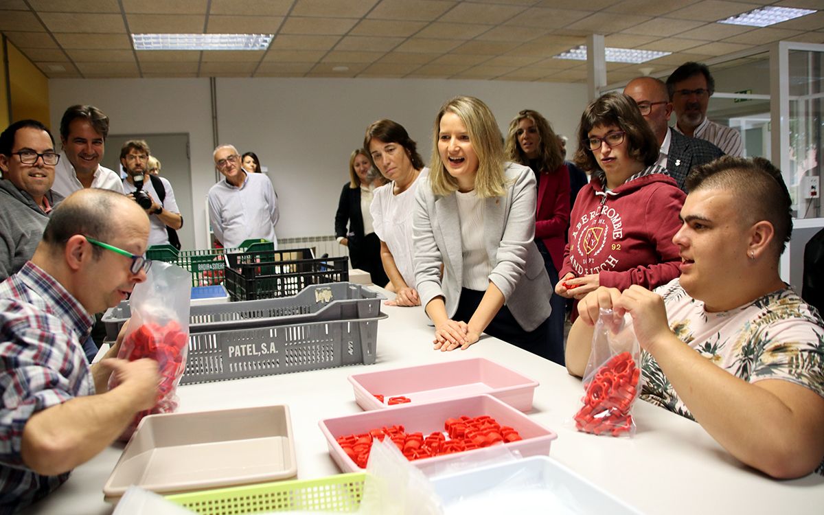 Mònica Martínez, consellera de Drets Socials, ha visitat aquest dijous el centre de Sant Tomàs a Calldetenes.