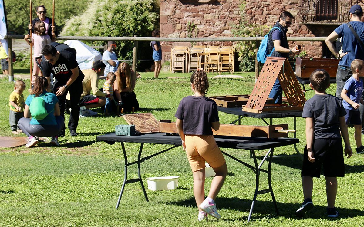 Prop de 200 persones participen en el 'Viu el Parc', a Sant Martí del Brull.