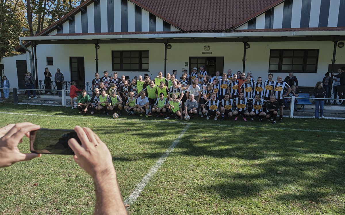 Partit de futbol d'històrics del Borgonyà en la celebració del centenari del Teatre i el camp de futbol de la colònia.