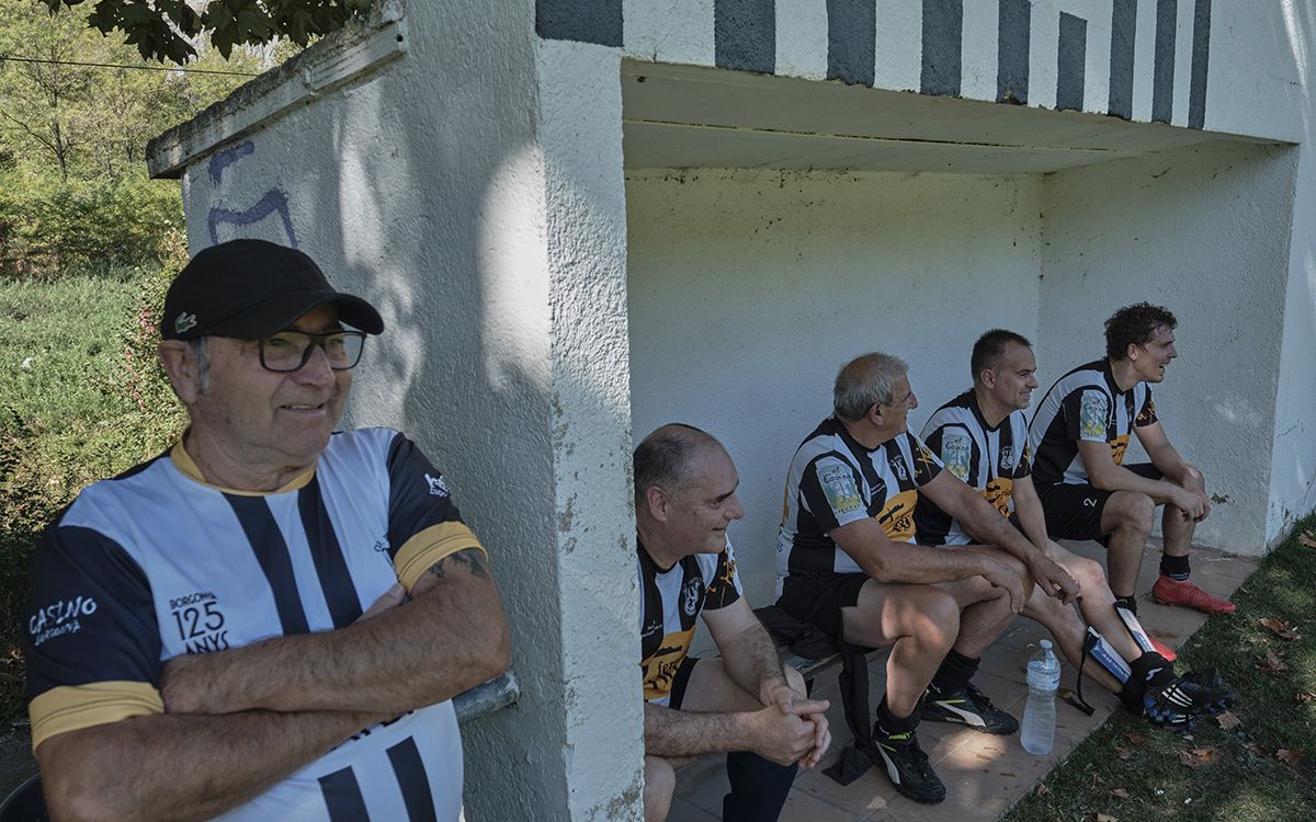 Partit de futbol d'històrics del Borgonyà en la celebració del centenari del Teatre i el camp de futbol de la colònia.