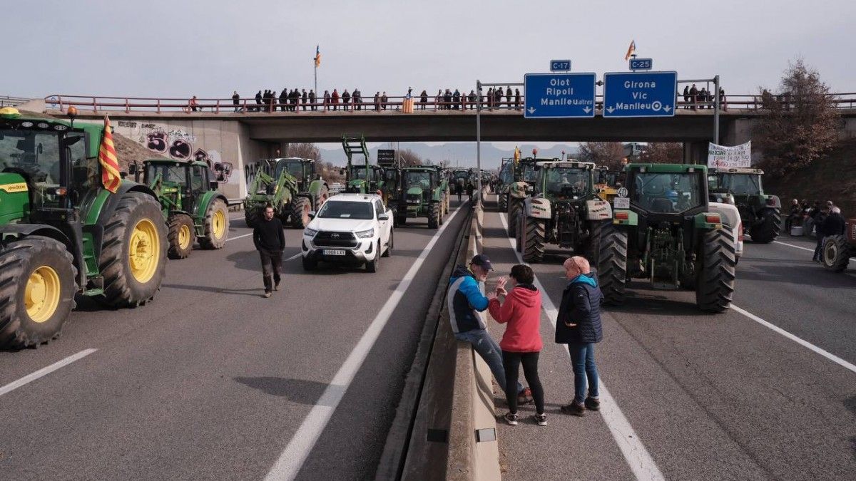 La pagesia de les comarques centrals es mobilitza a Osona: «Estem al límit»