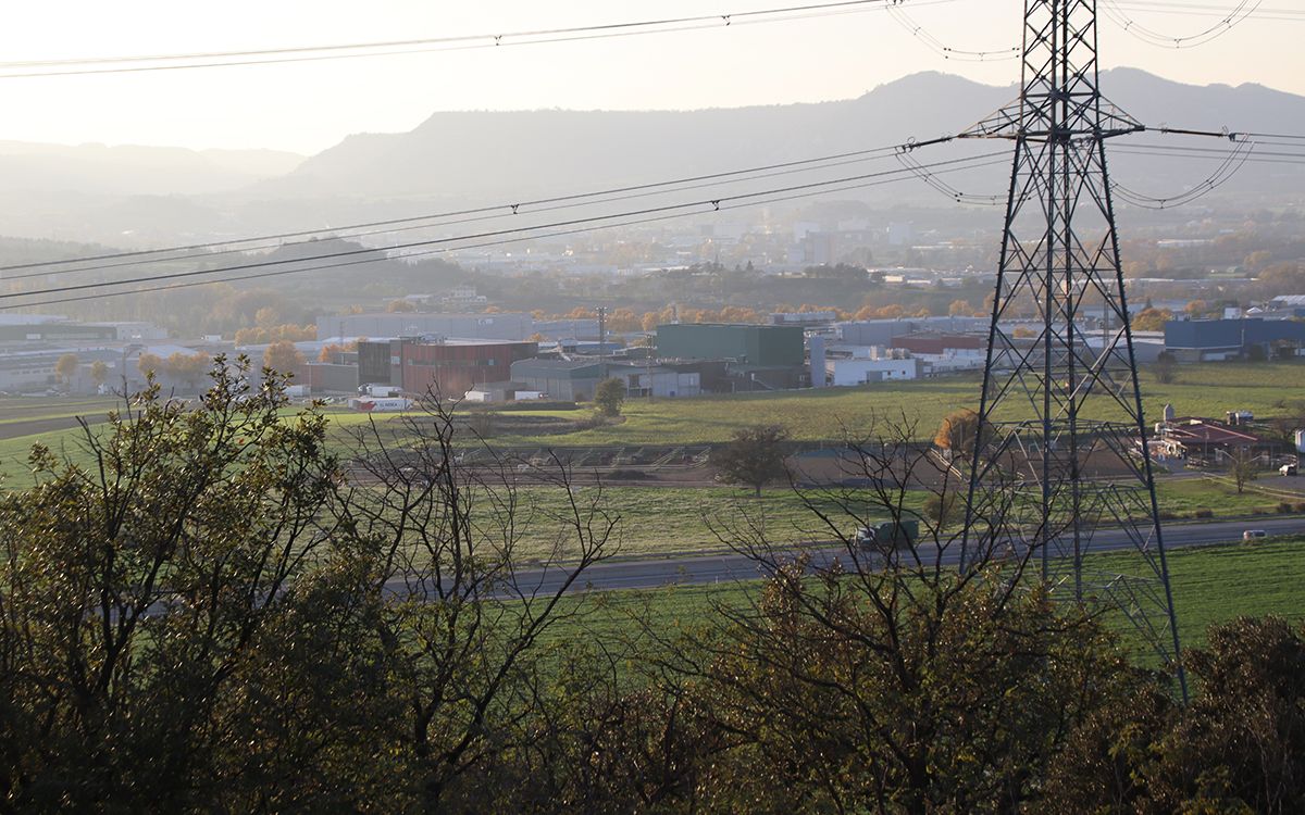 Vista general dels terrenys on els planejaments urbanístics contemplen el sòl industrial pel gran polígon industrial de Folgueroles i Vic.