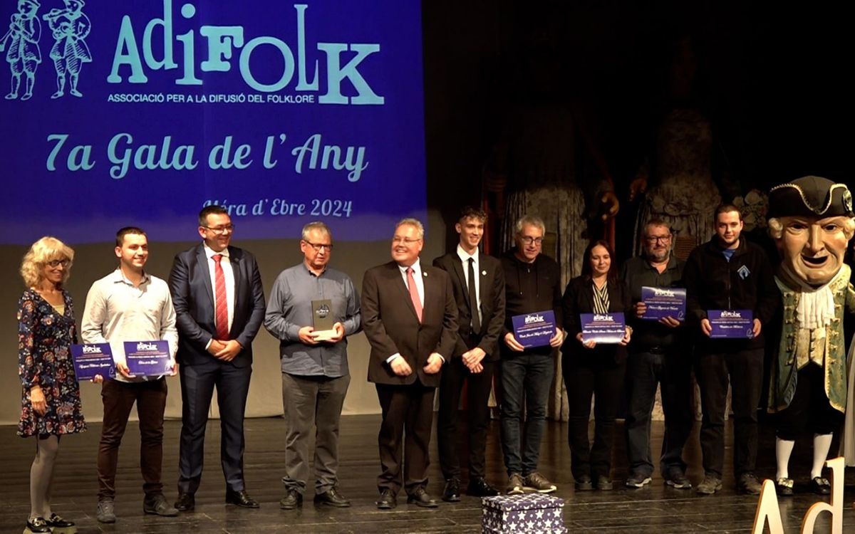 Els Bastoners Estelladors de Prats de Lluçanès, reconeguts a la 7a Gala d'Adifolk.