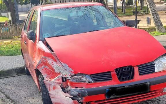 La policia catalana ha aturat i denunciat tres vegades en un sol dia a Osona el conductor del vehicle.