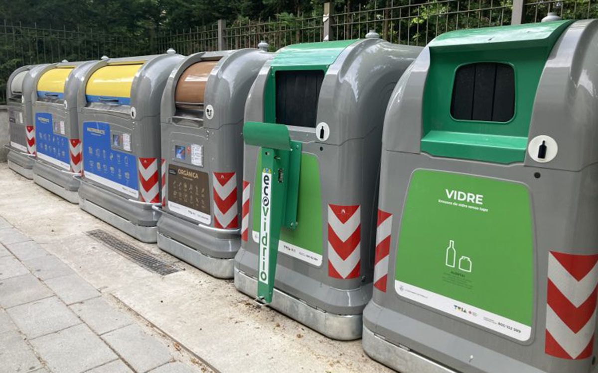 L'Ajuntament de Torelló replantejarà les obertures dels contenidors xipats i la taxa d'escombraries.