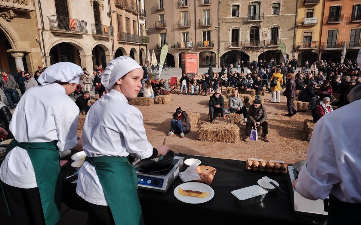 La plaça Major de Vic es converteix en epicentre i referent del Dijous Llarder