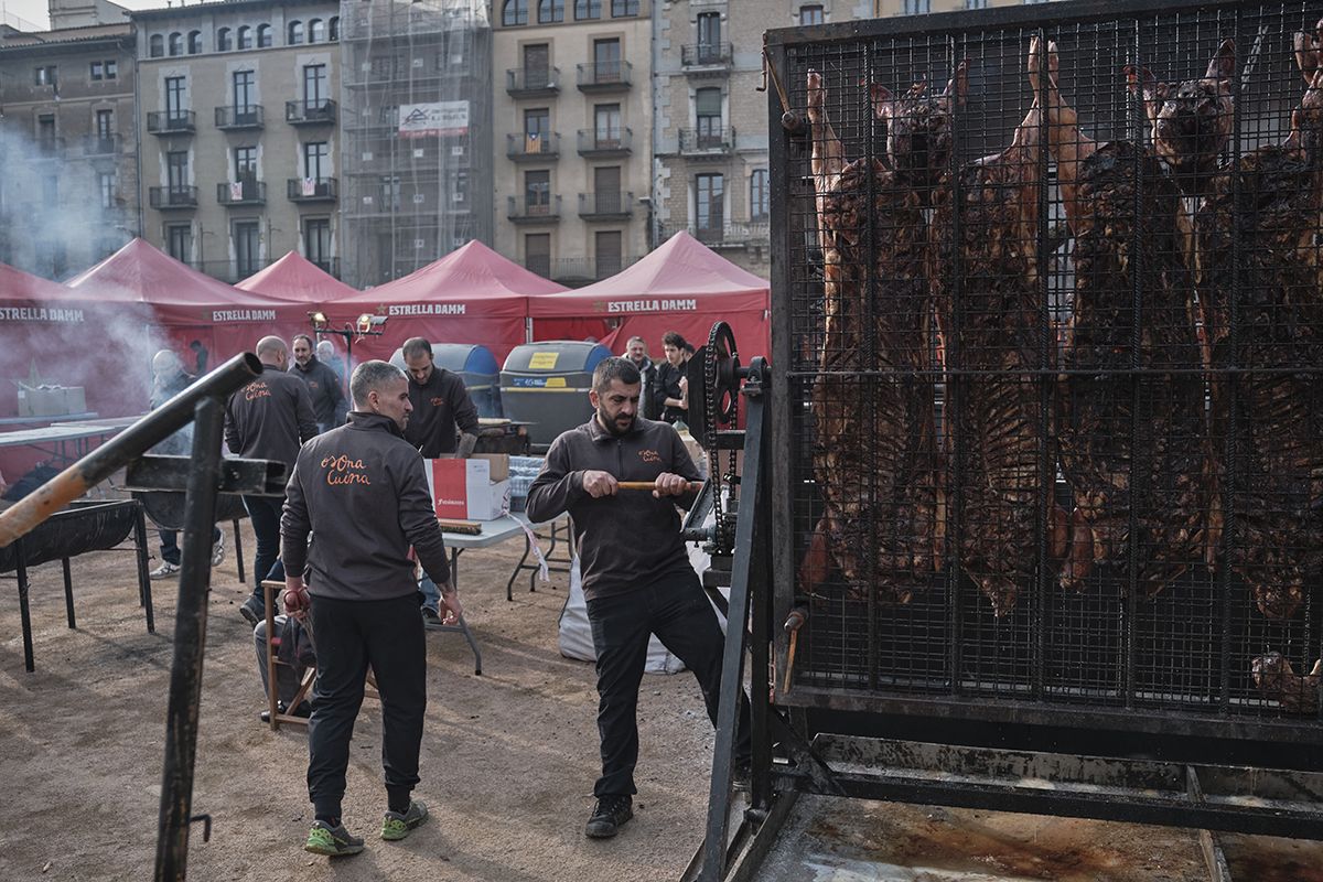 La plaça Major de Vic es converteix en epicentre i referent del Dijous Llarder