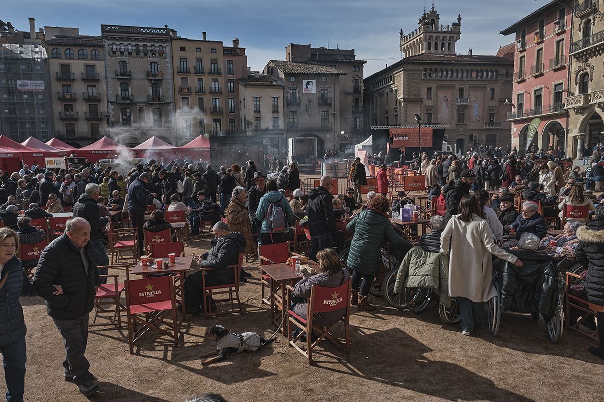 La plaça Major de Vic es converteix en epicentre i referent del Dijous Llarder