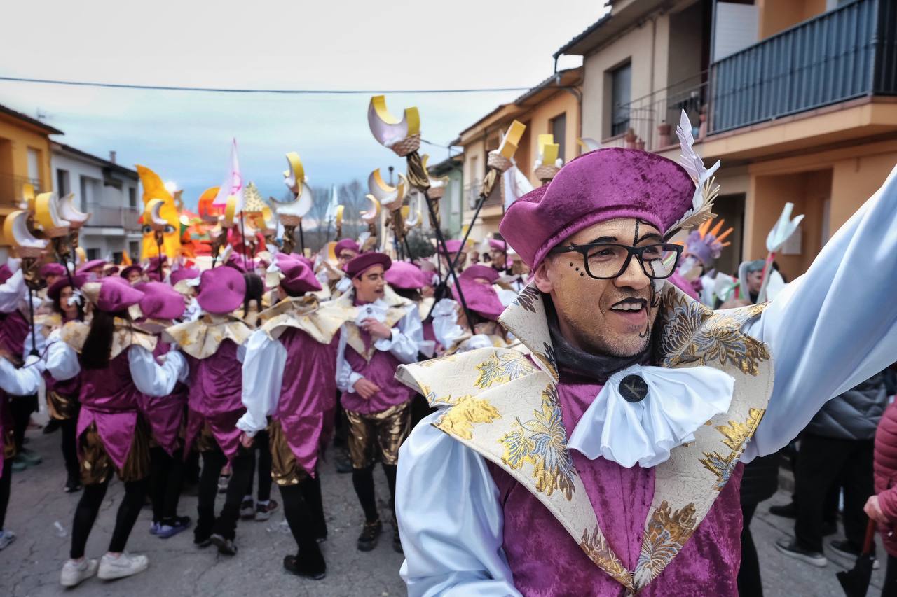 Multitudinari Carnaval de Terra Endins de Torelló.