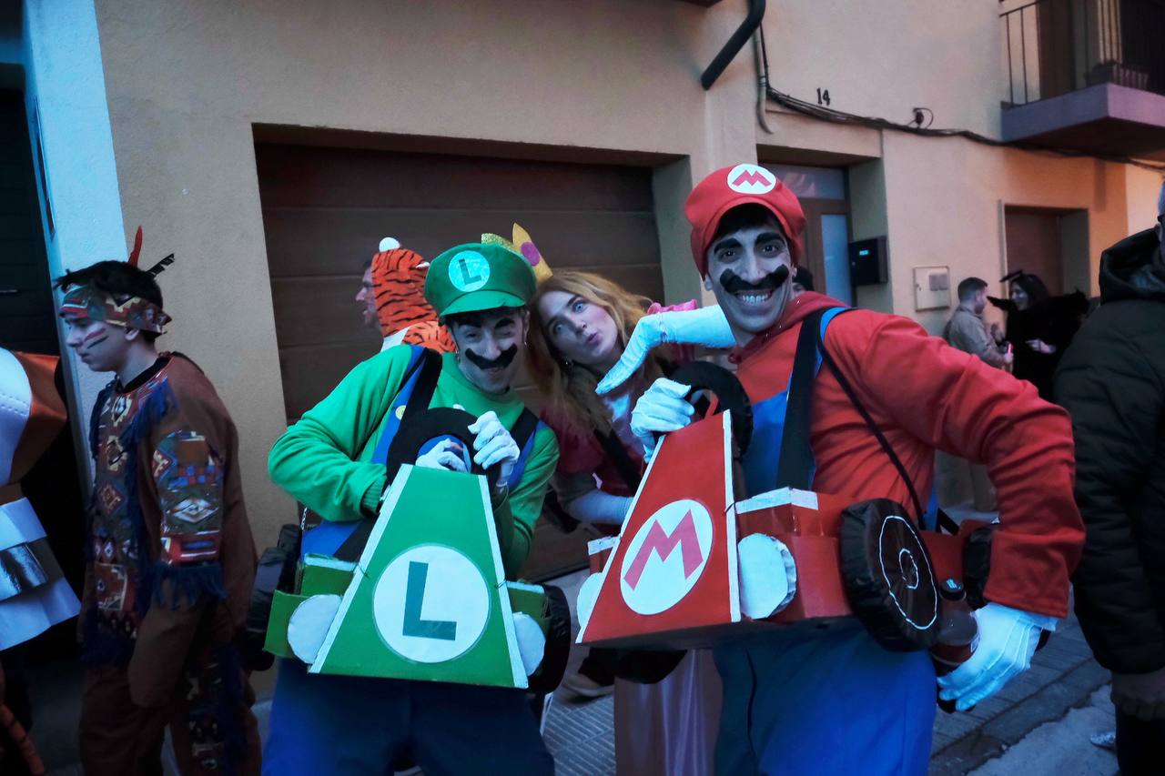 Multitudinari Carnaval de Terra Endins de Torelló.