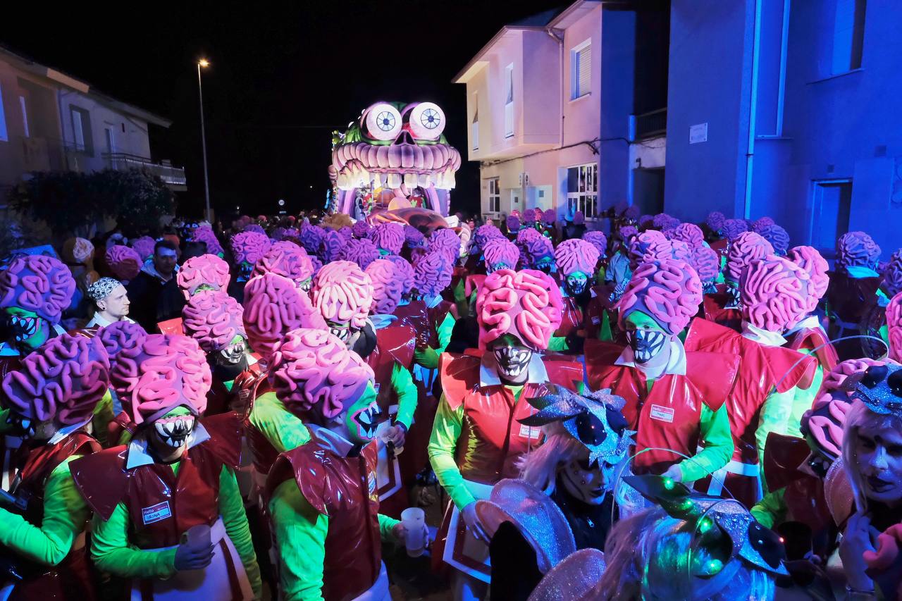 Multitudinari Carnaval de Terra Endins de Torelló.