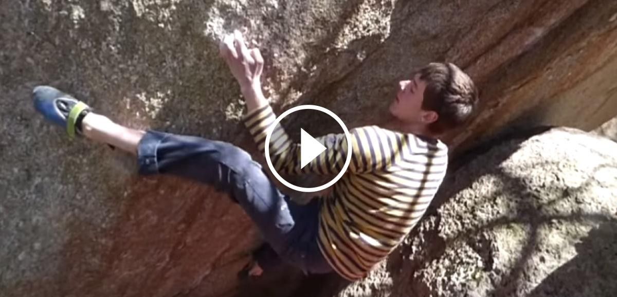 El jove osonenc Pol Roca escala les roques de Targassone