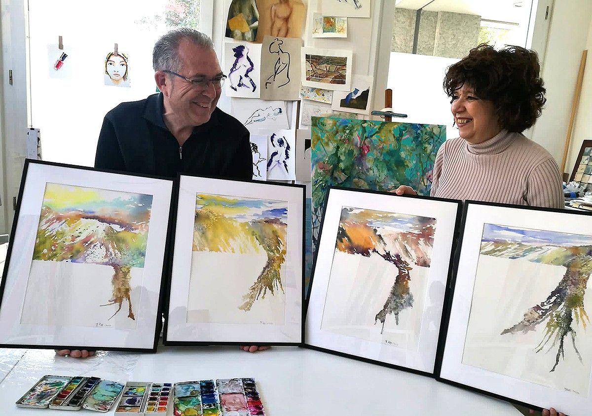 Els artistes Ferran i Rayda Guzmán amb la seva obra