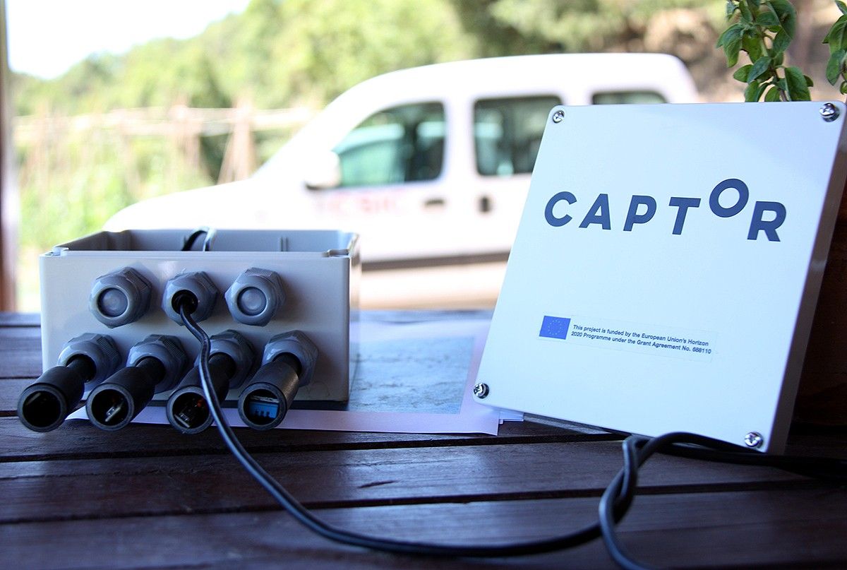 Un dels aparells que mesura la qualitat de l'aire en el marc del projecte europeu Captor.